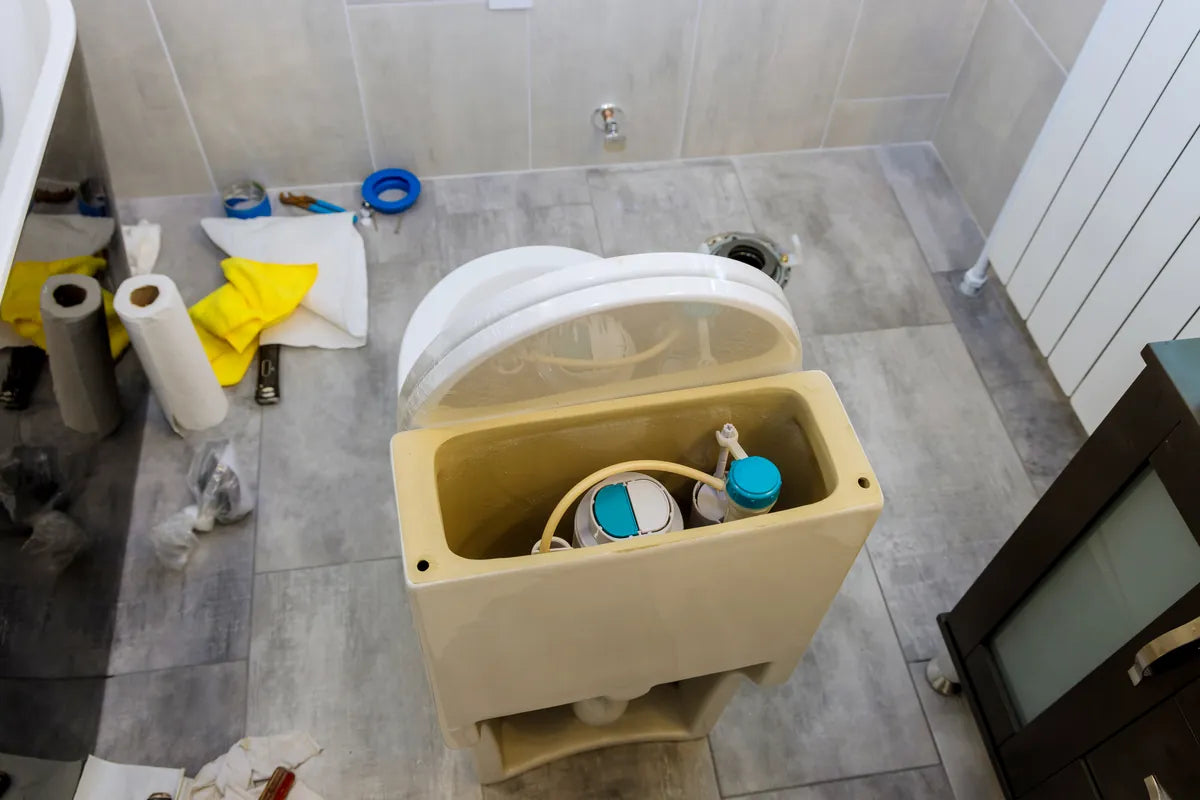 Installer un lave-main dans des WC sans arrivée d'eau : étape par étape