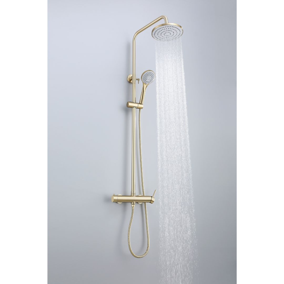 Colonne de douche en or brossé avec pommeaux de douche de tête et à main
