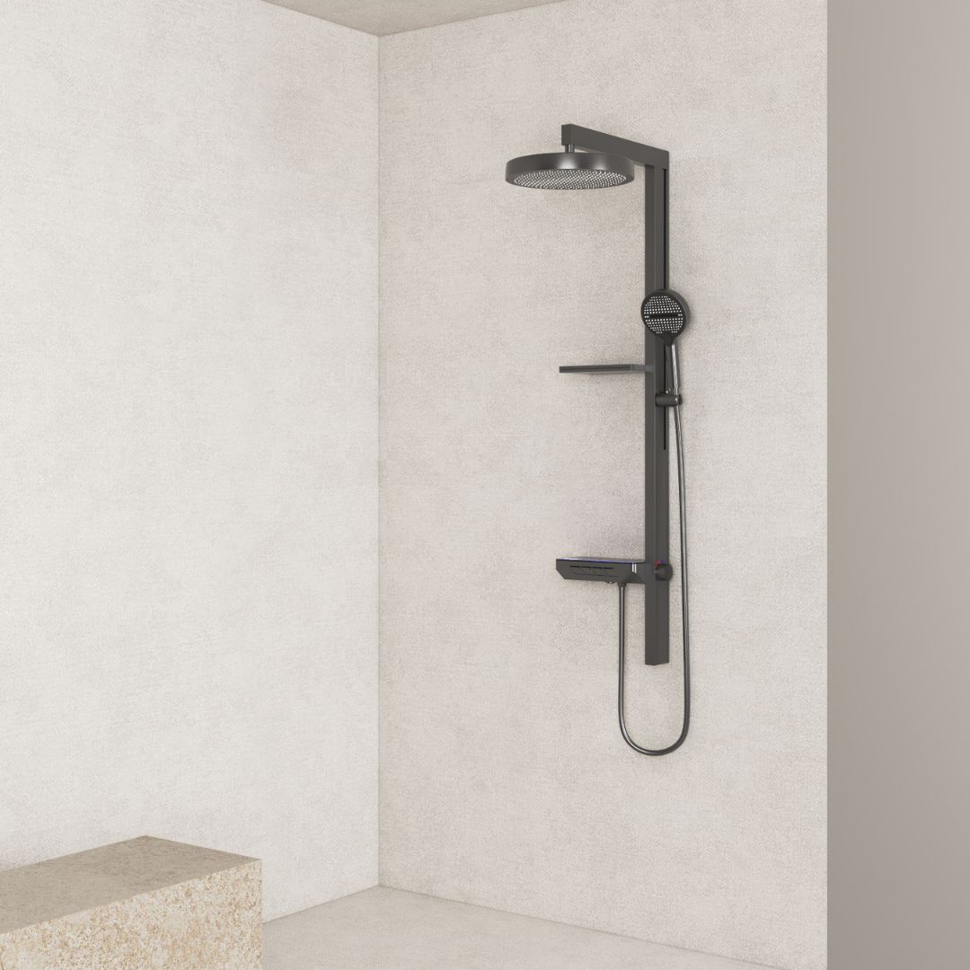 Colonne de douche moderne multifonction gris métallisé : Colonne de douche multifonction noire élégante avec douche à effet pluie, pommeau de douche à main et étagères.