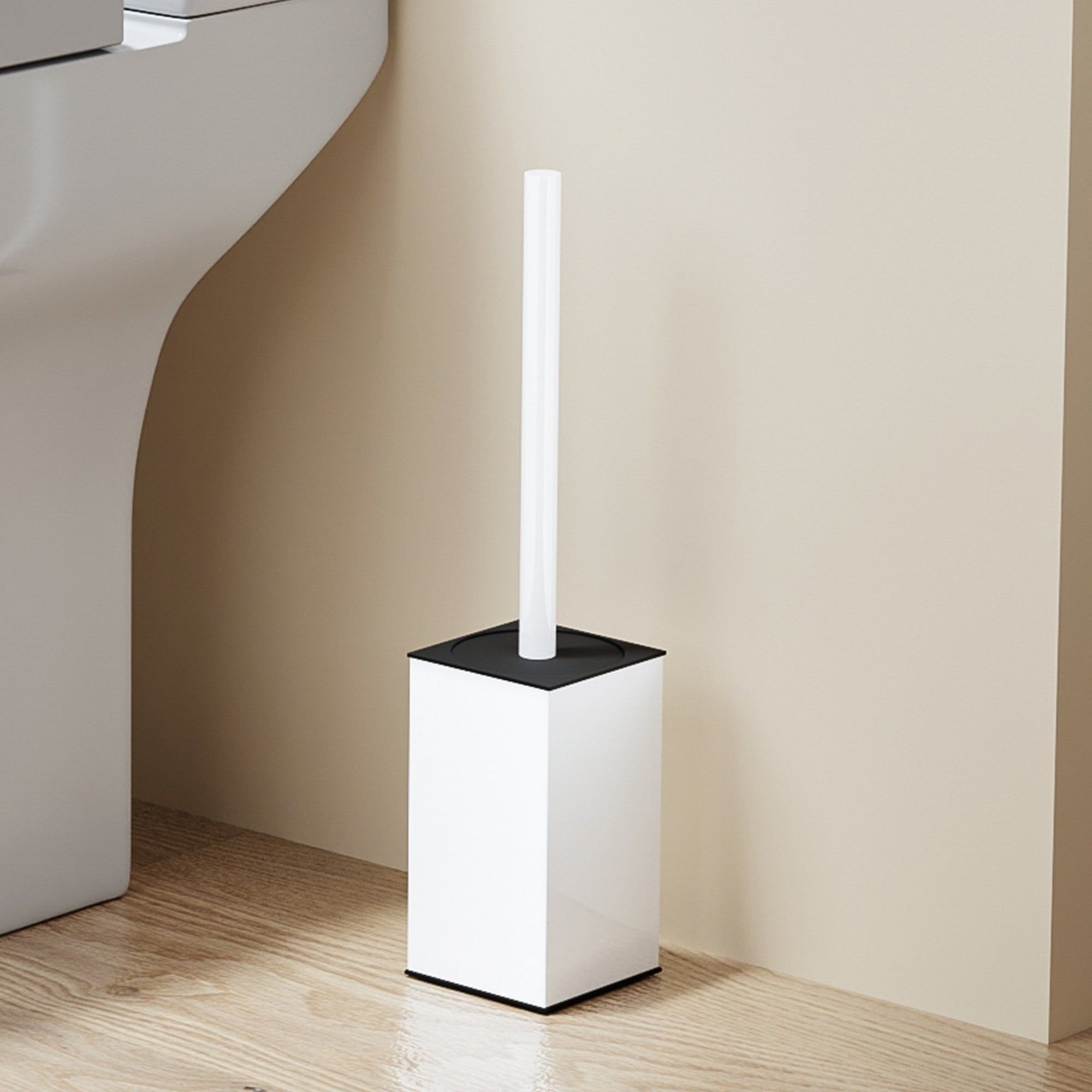 Brosse WC carrée blanche moderne avec couvercle pour une hygiène optimale