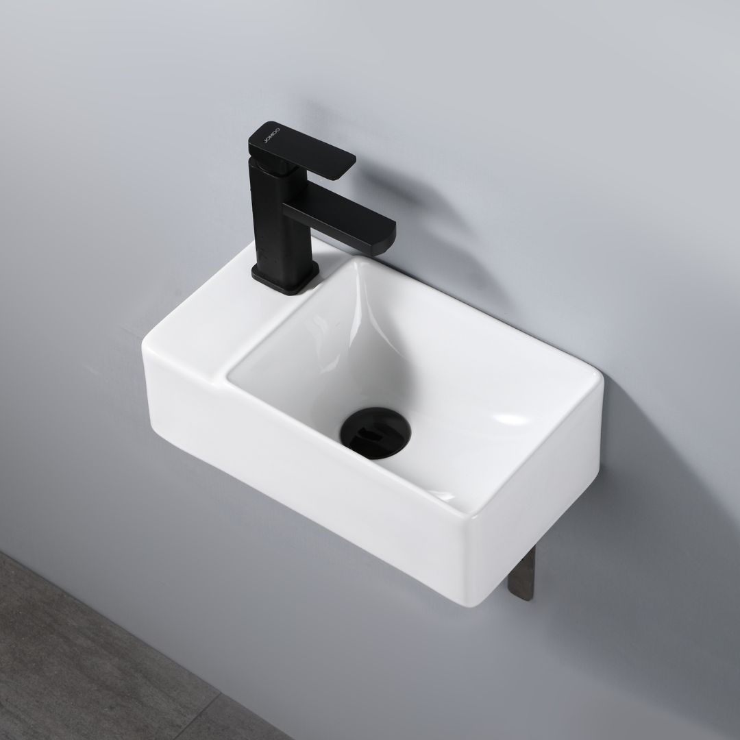 Lavabo de salle de bain mural rectangulaire blanc avec robinet noir