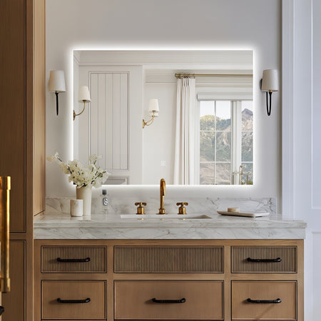 Miroir mural infinity LED: Élégant miroir de salle de bain avec éclairage LED intégré, cadre blanc et design moderne.