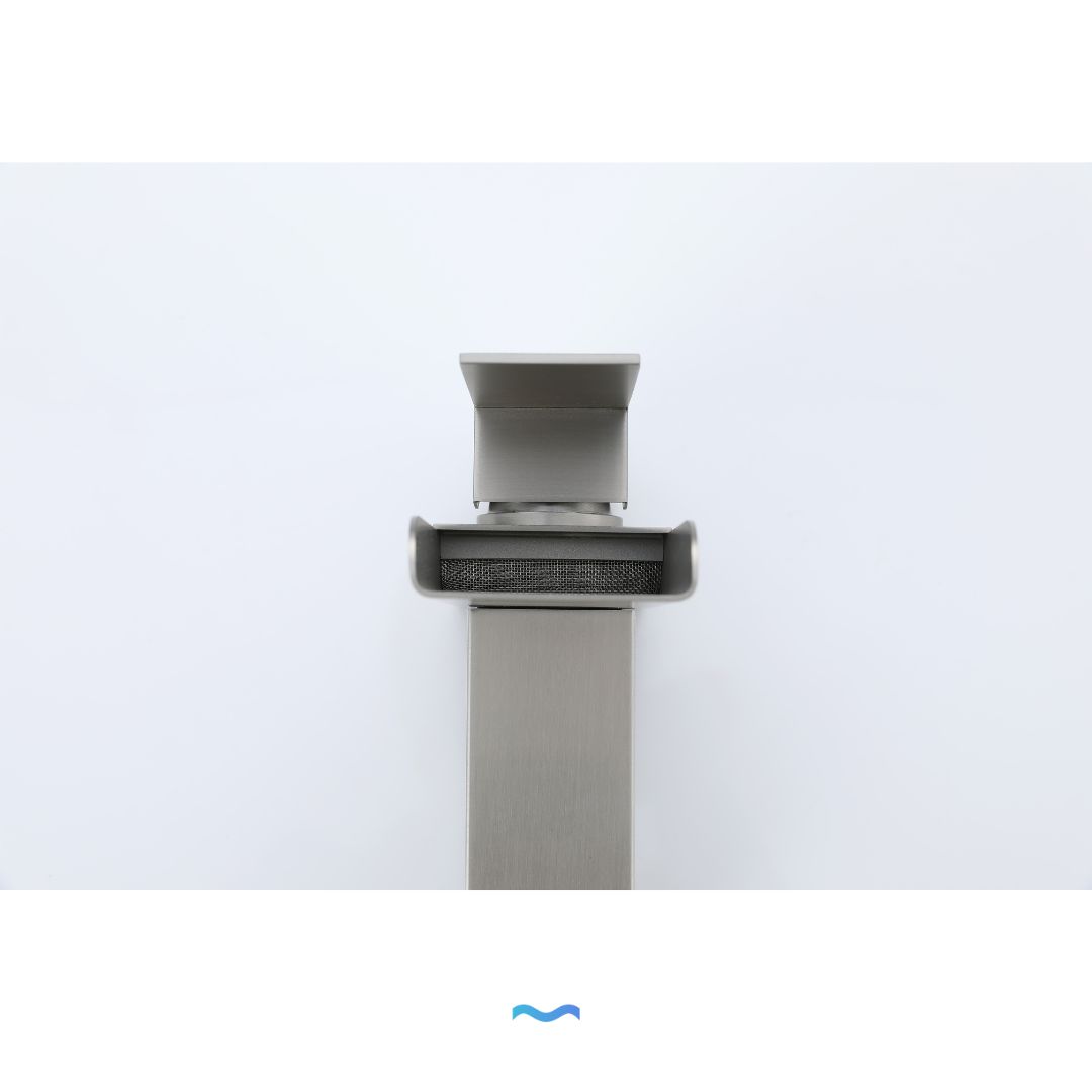 Robinet de salle de bain cascade en nickel brossé avec crépine intégrée