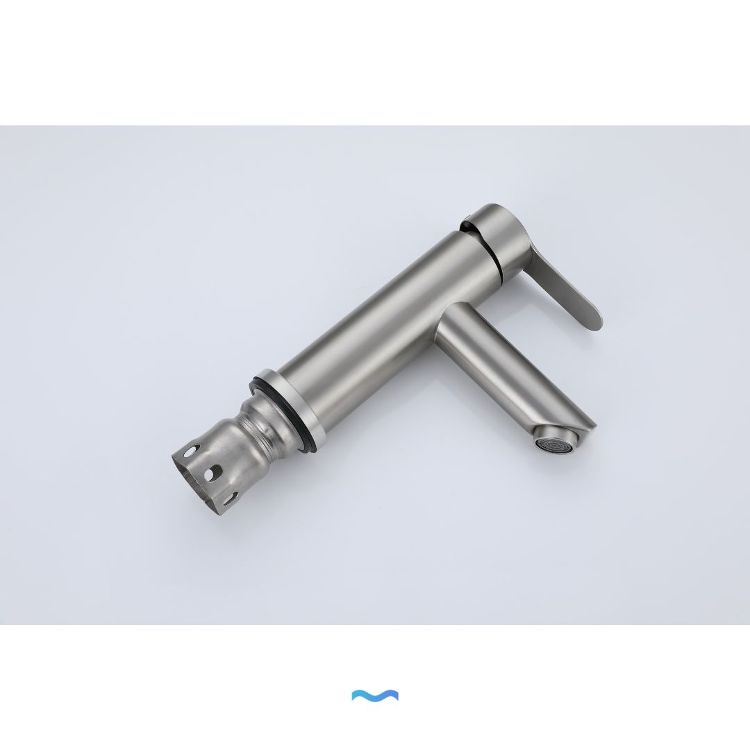 Robinet de lavabo compact de salle de bain avec finition chromée, design moderne