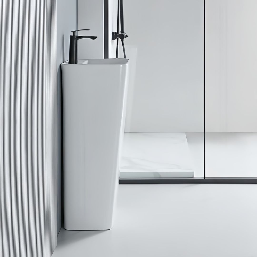 Lavabo Totem Blanc Carré : Lavabo de salle de bain moderne blanc sur pied avec robinet noir