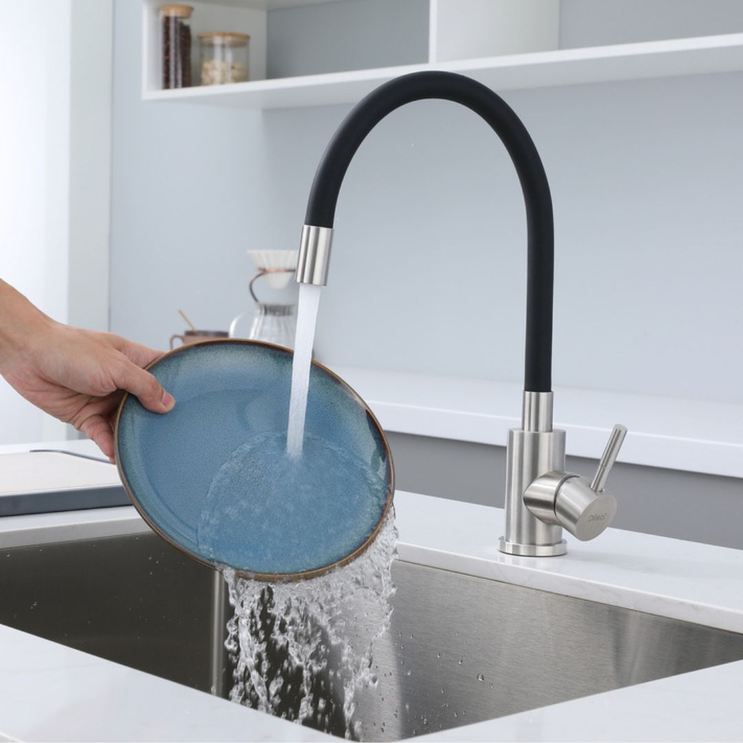 Robinet de cuisine chromé/noir avec bec col de cygne flexible