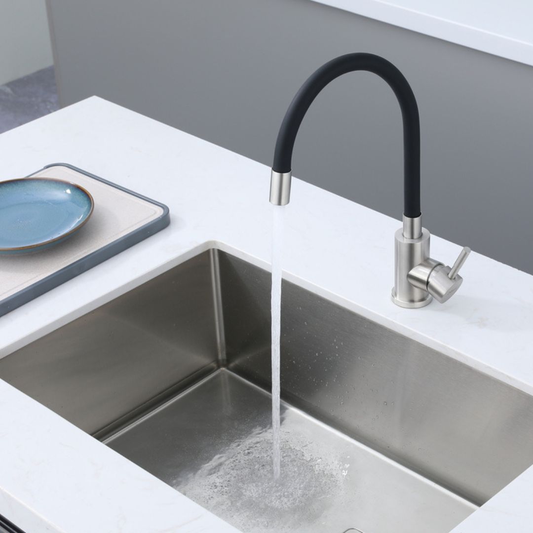 Robinet de cuisine chromé/noir avec bec col de cygne flexible