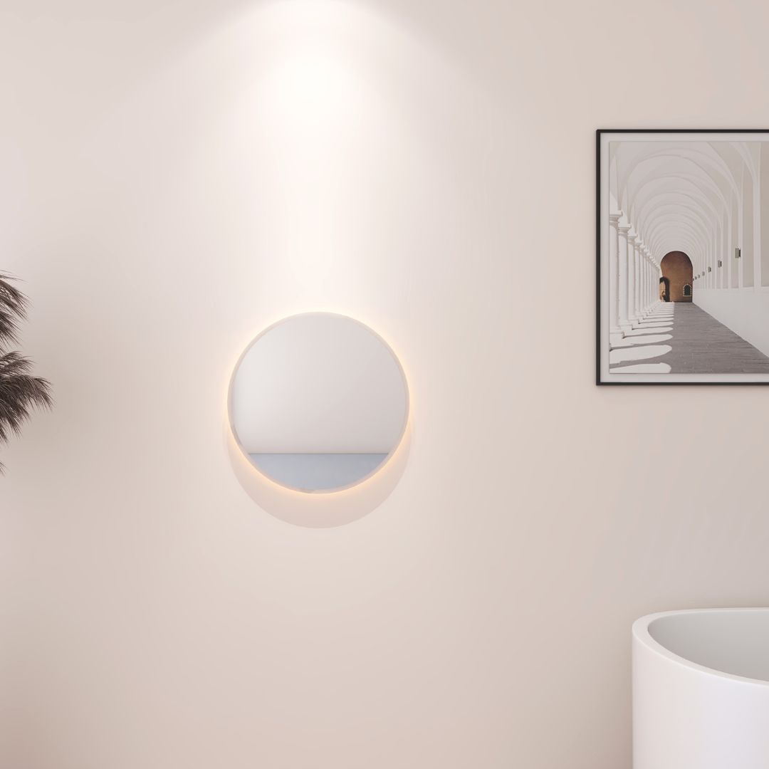 Miroir LED rond ⌀50cm: Élégant miroir rond de 50cm avec éclairage LED intégré et contour givré, parfait pour la salle de bain ou chambre.