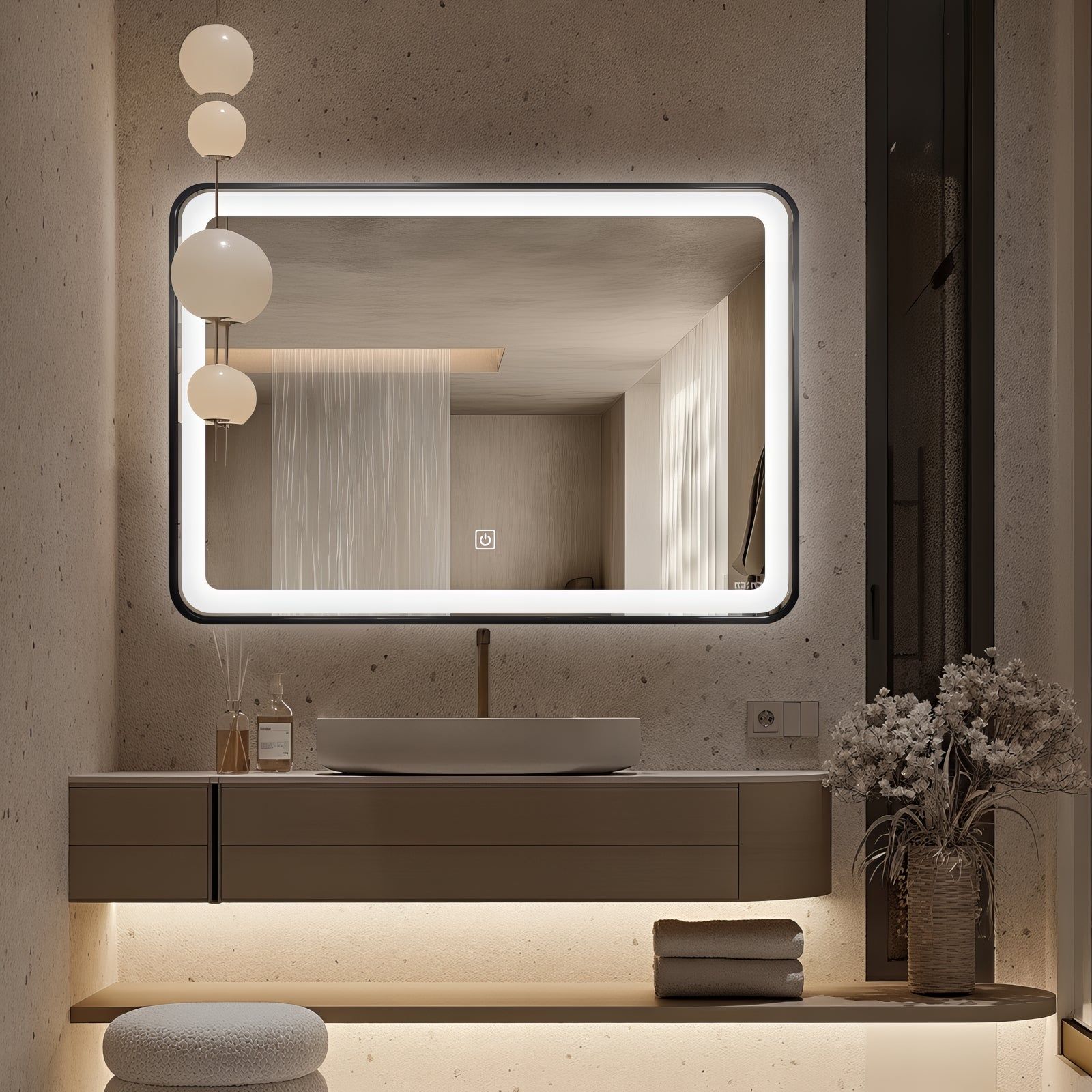 Miroir LED 70x100 cm avec cadre alu noir : Meuble de salle de bain moderne avec un grand miroir éclairé LED 70x100cm et un cadre en aluminium noir.