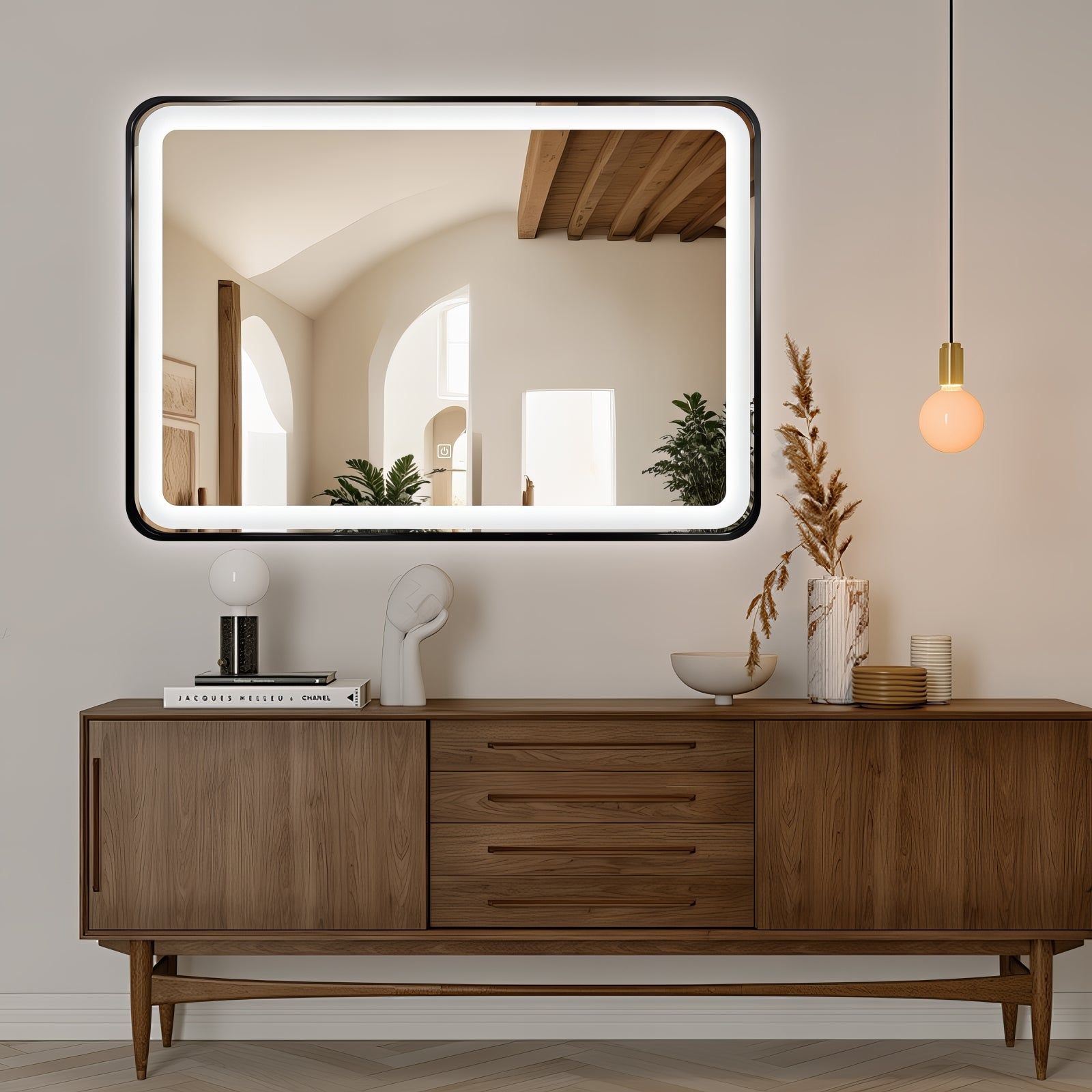 Miroir LED 70x100 cm avec cadre alu noir : Miroir de salle de bain moderne éclairé par LED, 70x100cm, cadre en aluminium noir.