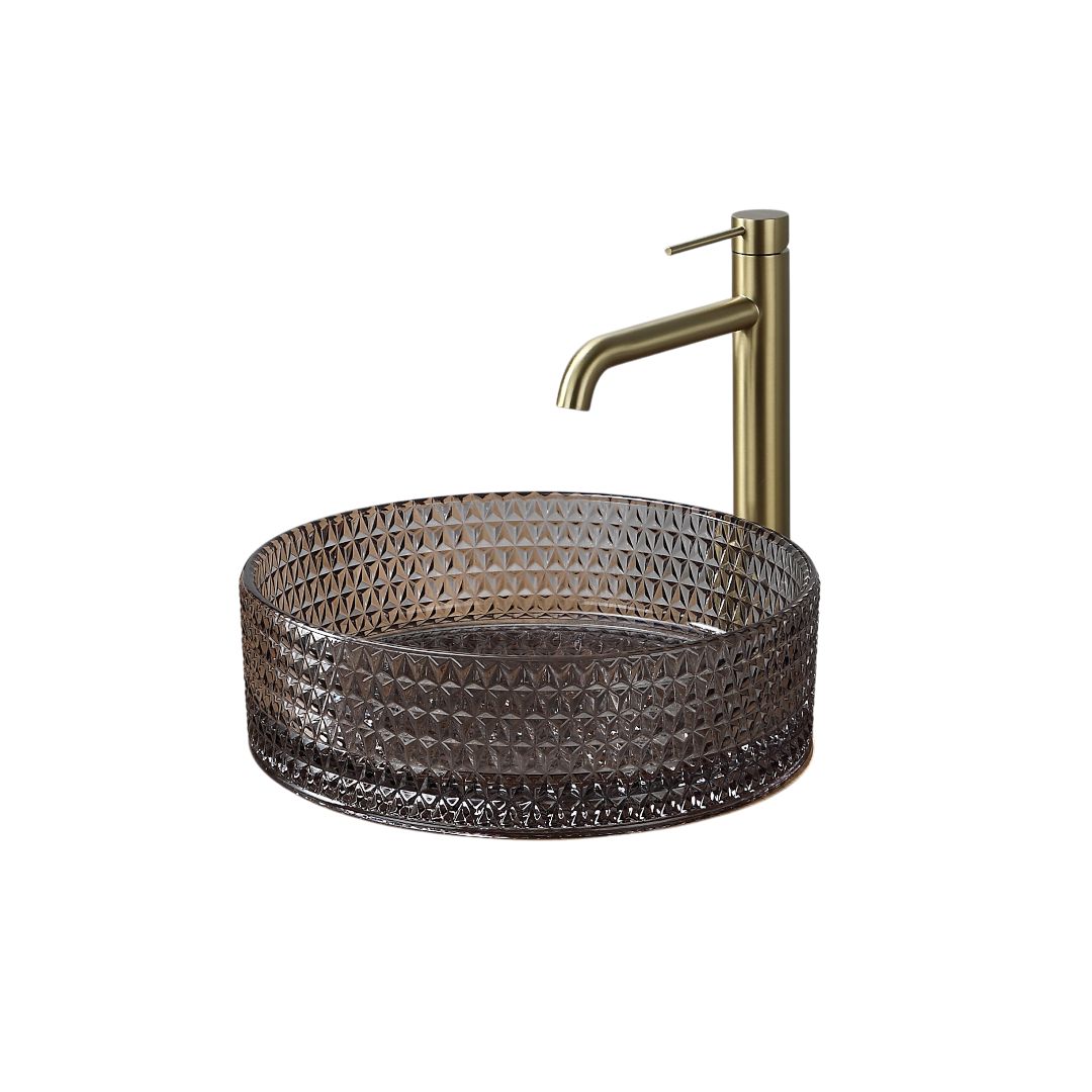 Vasque ronde en verre fumé (36 cm de diamètre) à motif géométrique, associée à un robinet en laiton doré.