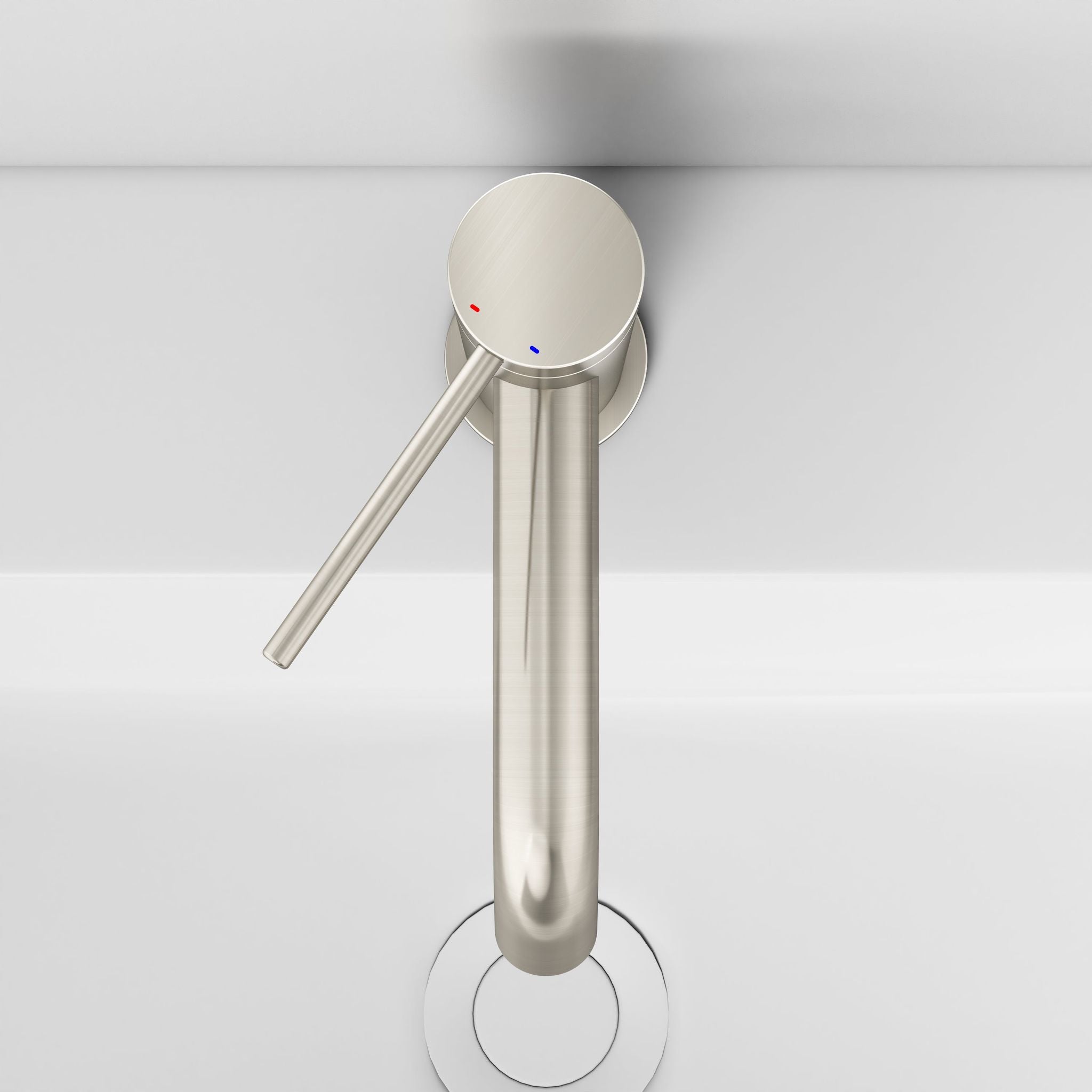 Robinet à bec court - Nickel brossé/Chrome : Robinet de salle de bain moderne avec bec court, finition nickel brossé et chrome