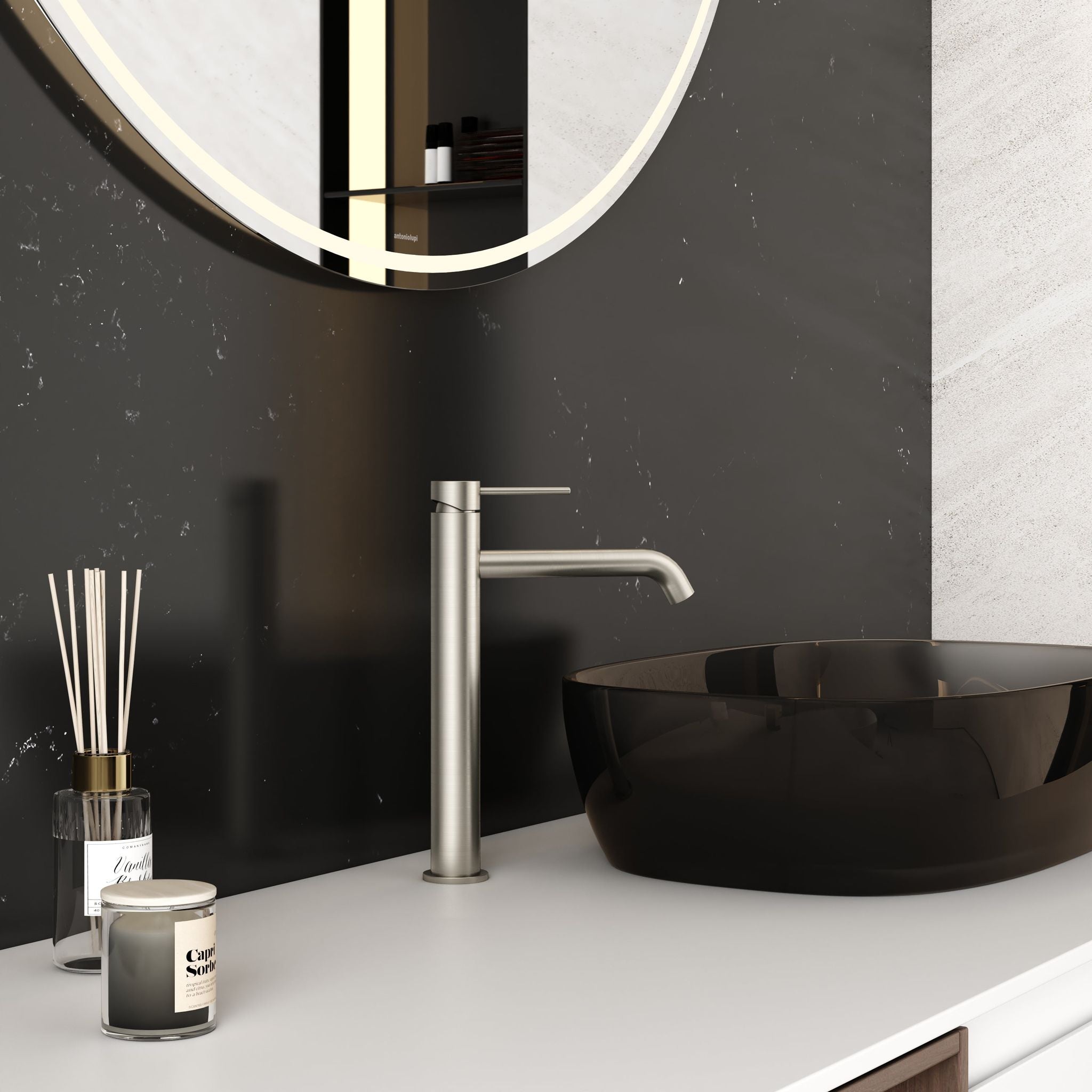 Robinet à bec haut 30 cm – Finition nickel brossé