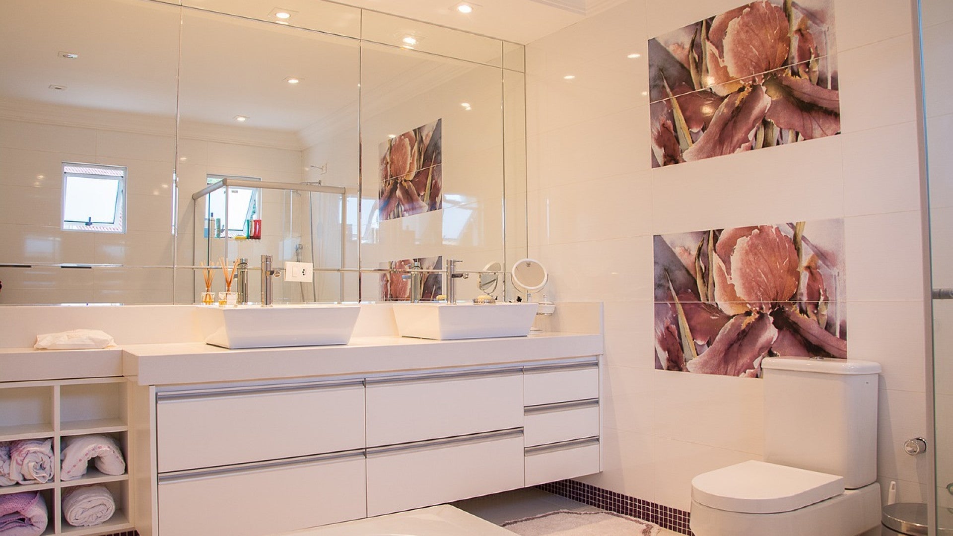 Salle de bain familiale : comment l'organiser pour quatre personnes sans casser un mur ?