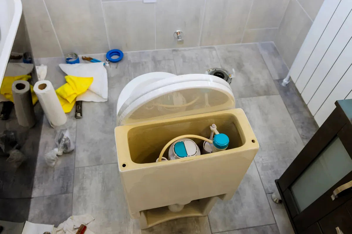 Installer un lave-main dans des WC sans arrivée d'eau : étape par étape