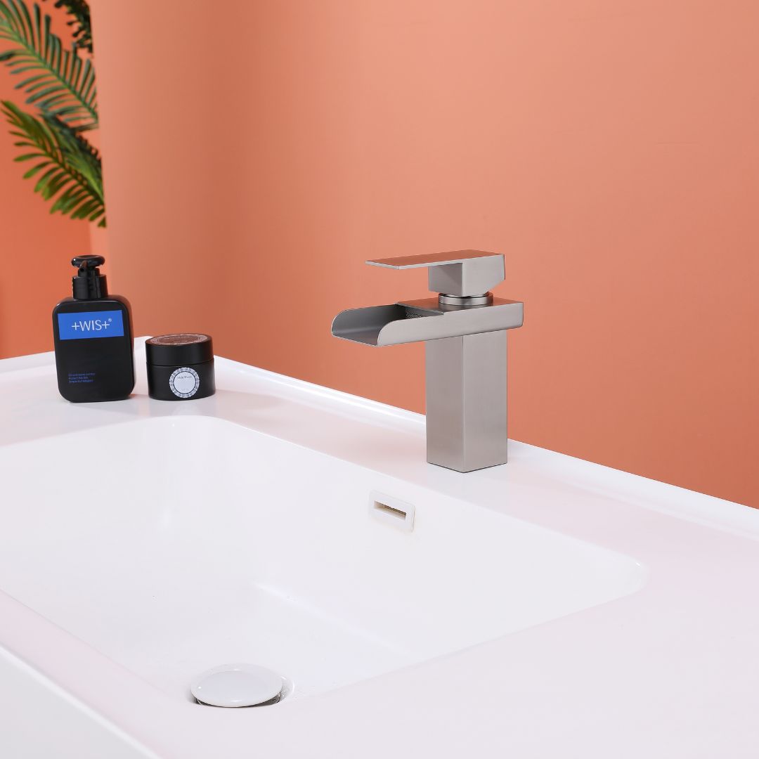 Robinet de salle de bain cascade en nickel brossé : design moderne et élégant, poignée unique, installation facile
