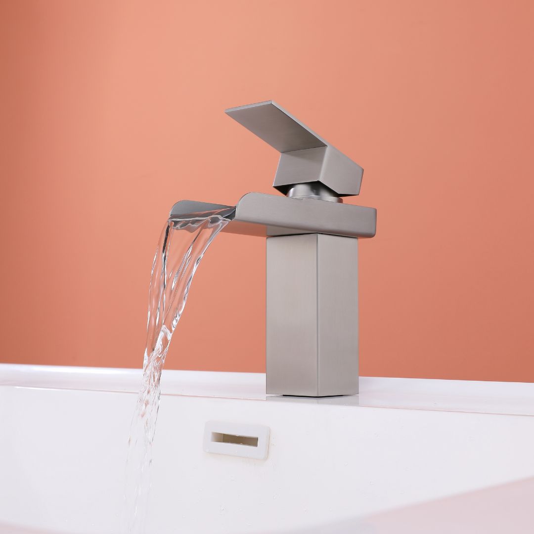 Robinet de salle de bain cascade en nickel brossé, design moderne, style contemporain