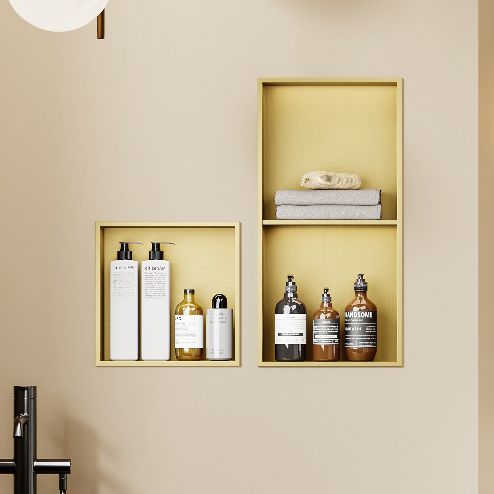 Niche de douche carrée dorée, 30x30x12 cm, avec produits de salle de bain