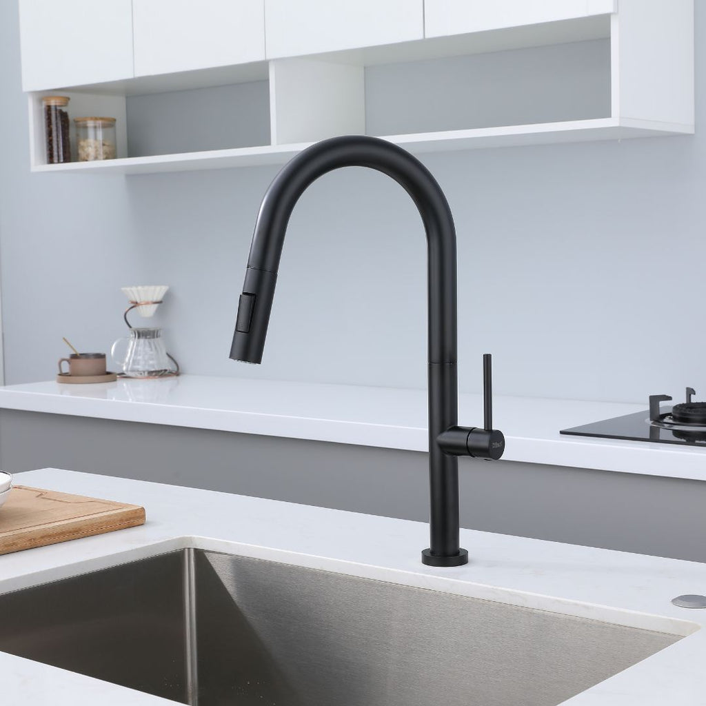 Robinet de cuisine à tirette noir mat : design élégant et moderne avec bec à arc élevé et pulvérisateur à tirette.