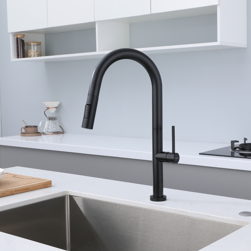 Robinet de cuisine à tirette noir mat : design élégant et moderne avec bec à arc élevé et pulvérisateur à tirette.