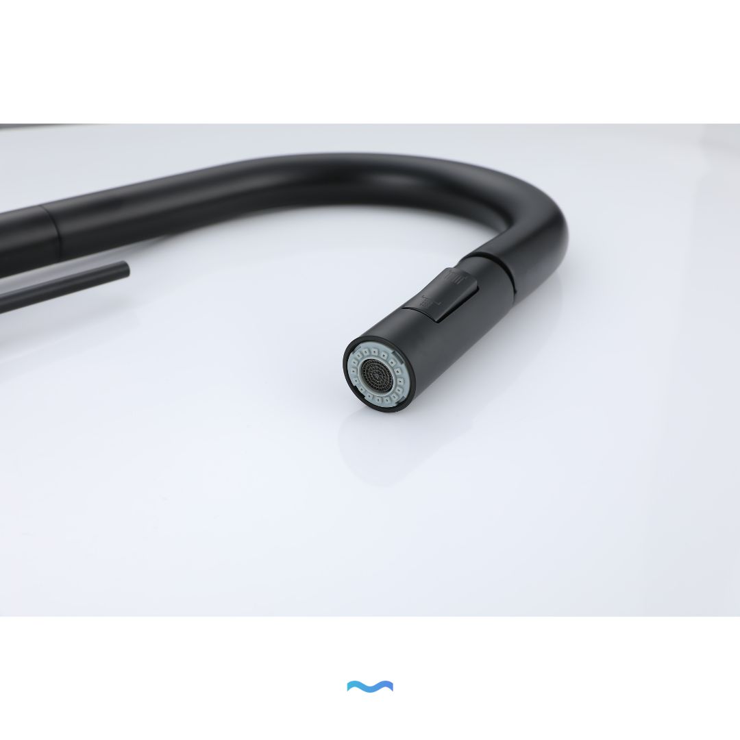 Black matte pull-down kitchen faucet with a spray nozzle. Robinet de cuisine avec Douchette Extractible noir mat