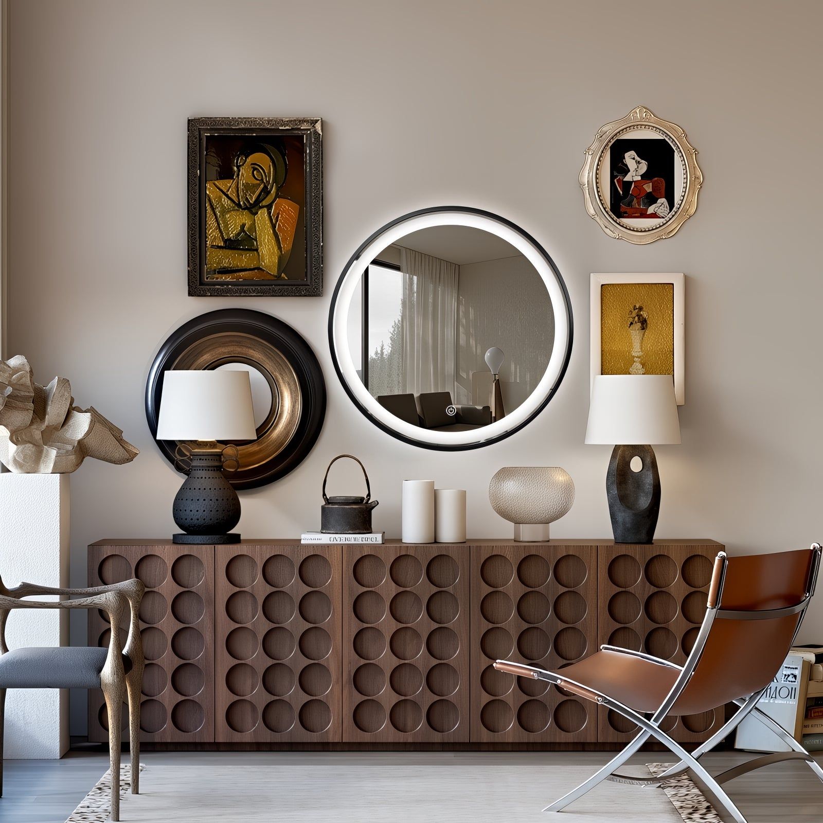 Miroir rond LED Ø70 cm : Miroir rond éclairé par LED de 70 cm avec cadre en aluminium noir. Idéal pour la salle de bain ou le meuble-lavabo.