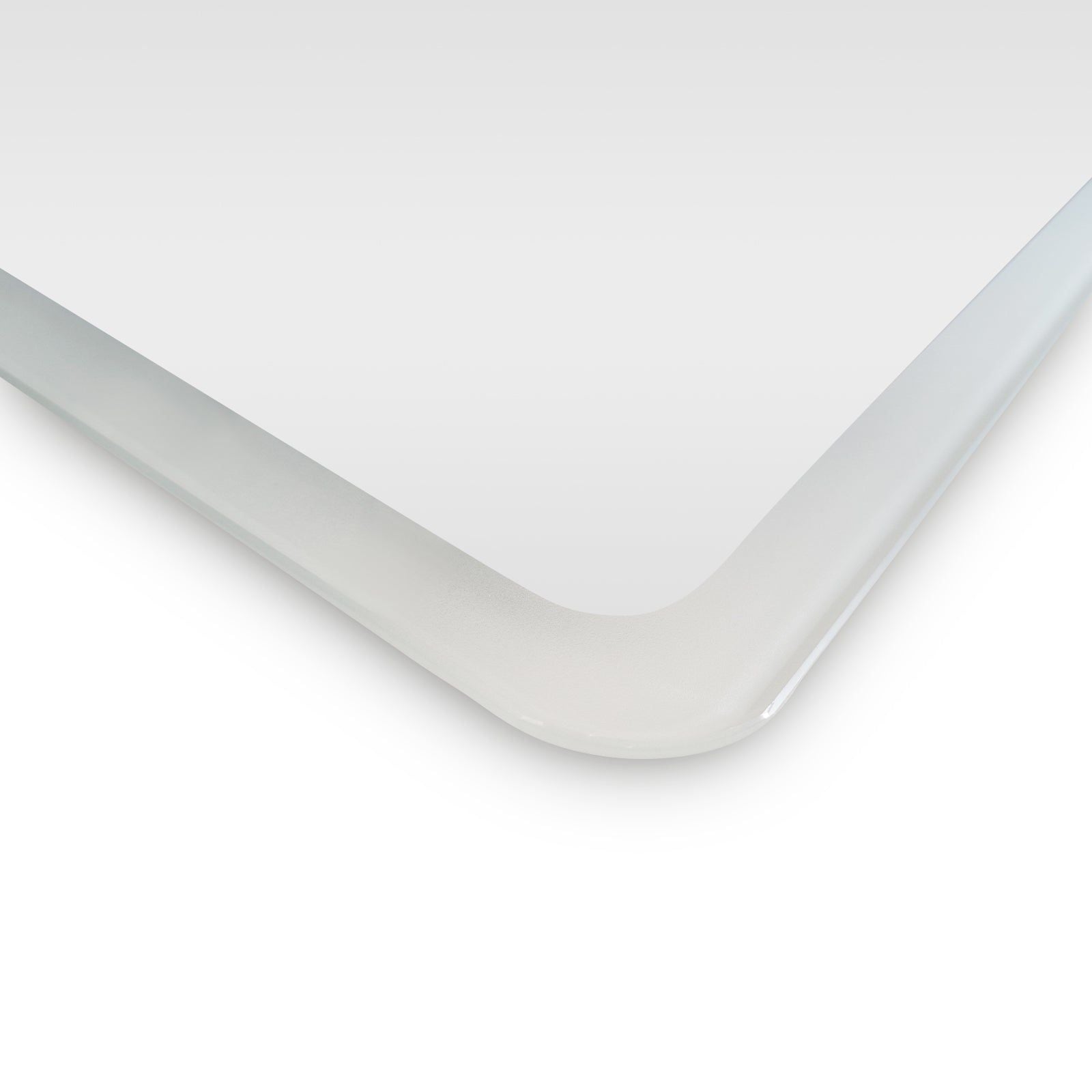 Miroir LED rectangulaire 80x60 cm : Gros plan sur le détail d'angle montrant le bord givré, miroir de salle de bain LED rectangulaire