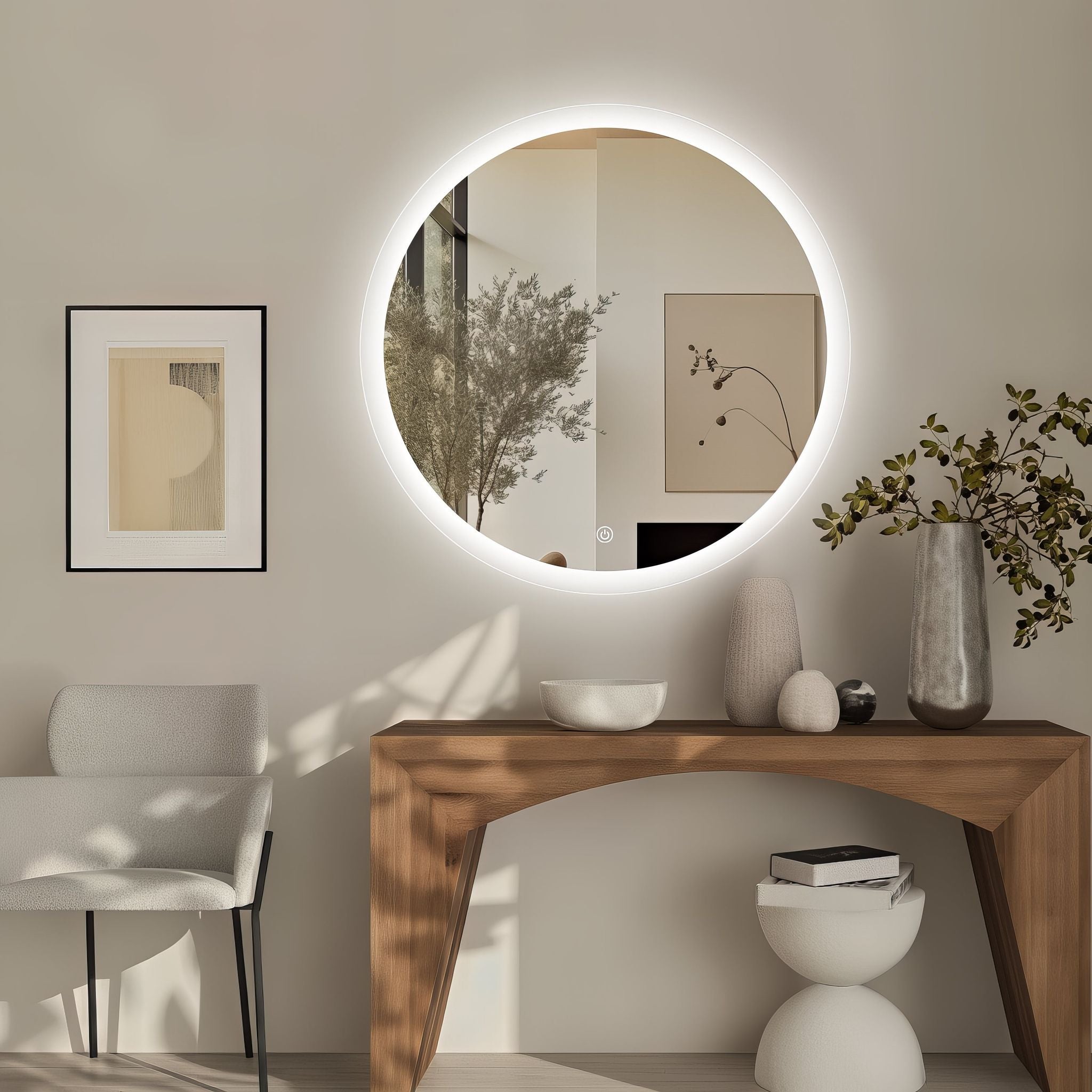 Miroir rond avec contour givré Ø70 cm : Miroir rond éclairé LED de 70 cm avec bord givré, parfait pour salle de bain ou vanité.